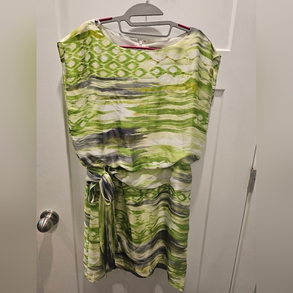 Jessica Howard Green Abstract Print Belted Dress Women’s 10P Sleeveless Sheath